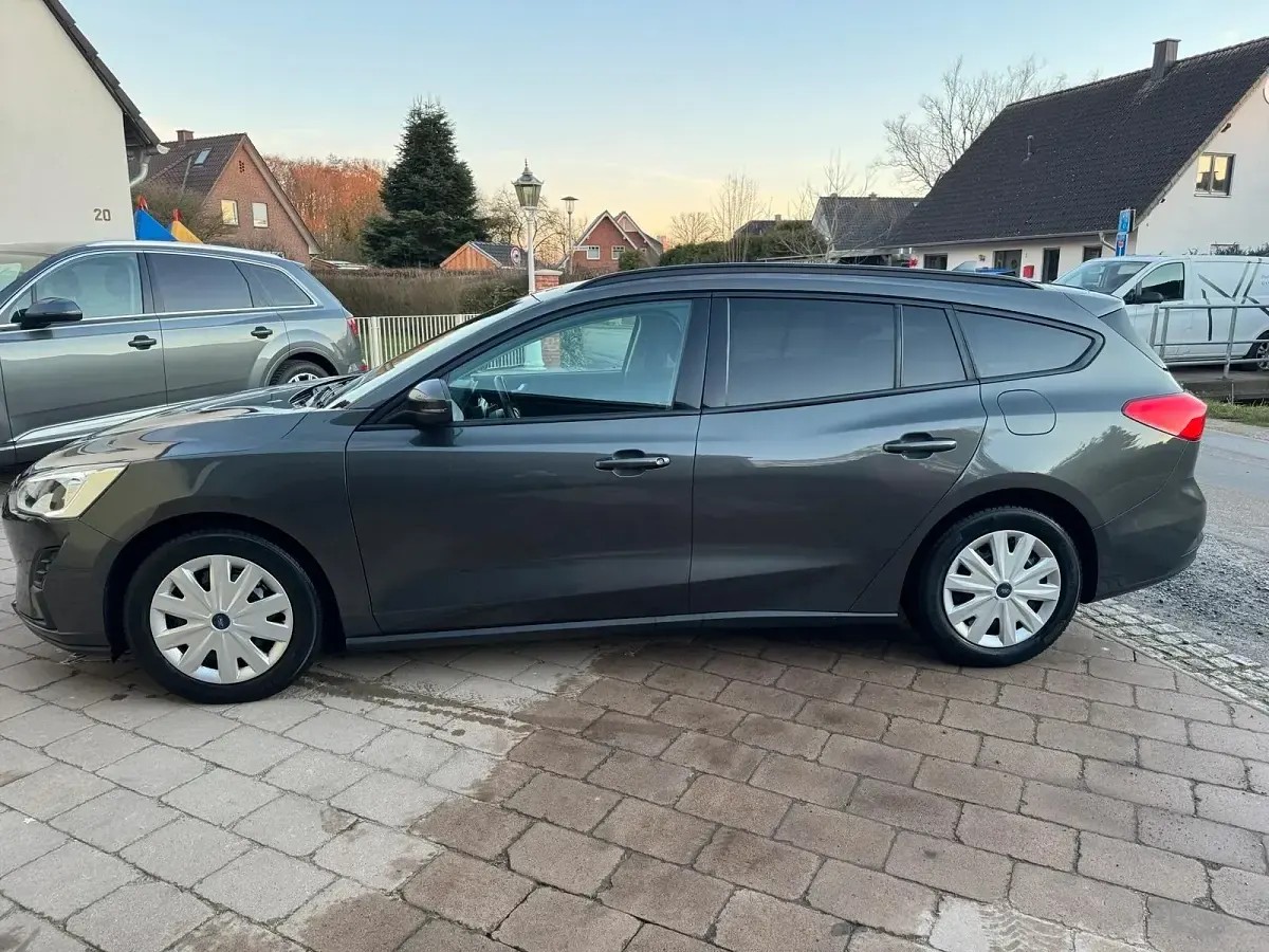 Gebraucht Ford Focus 125 PS (91 kW) 2019 Grau Kombi
