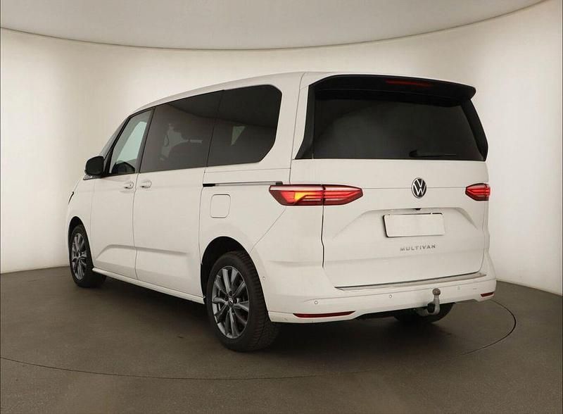 Usado VW Multivan 150 HP (110 kW) 2024 Branco Monovolume