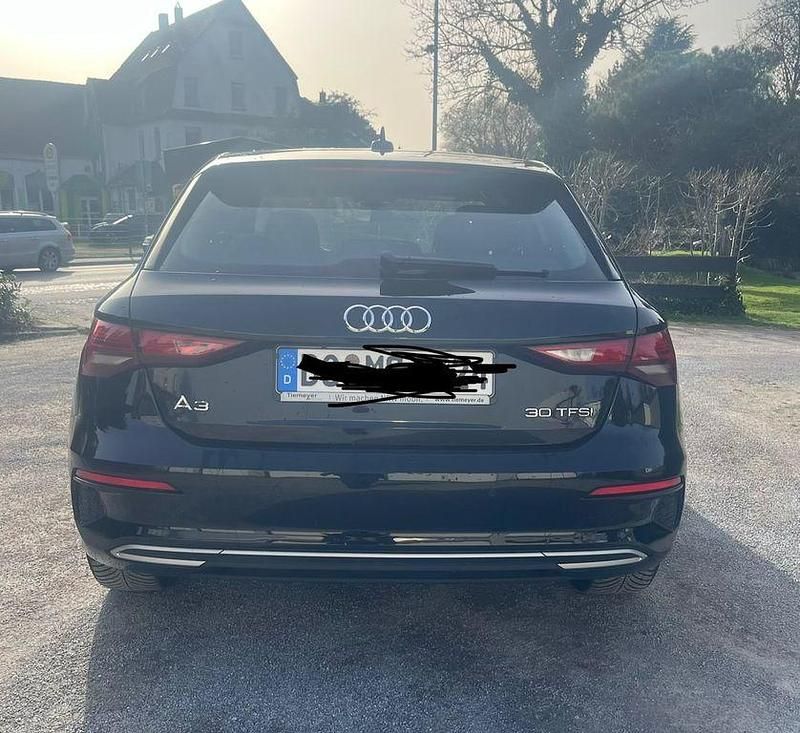 Gebraucht Audi A3 Sport 110 PS (80 kW) 2021 Grau Limousine