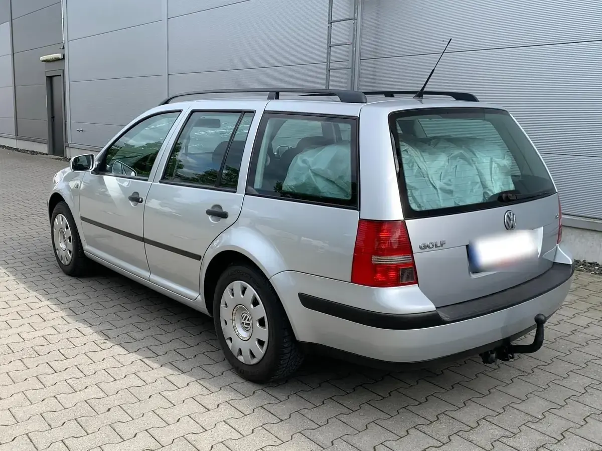 Używany VW Golf IV 101 KM (74 kW) 2003 Srebrny Kombi