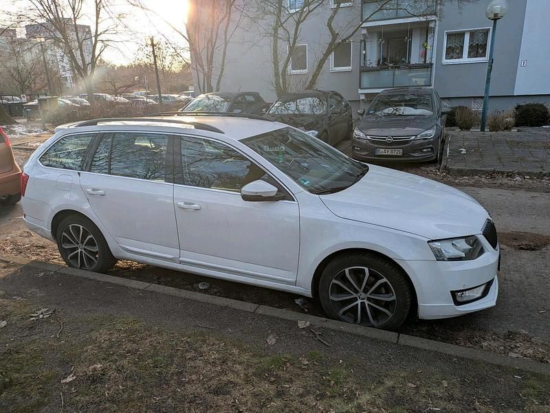 Gebraucht Skoda Octavia 150 PS (110 kW) 2016 Weiß Kleinwagen