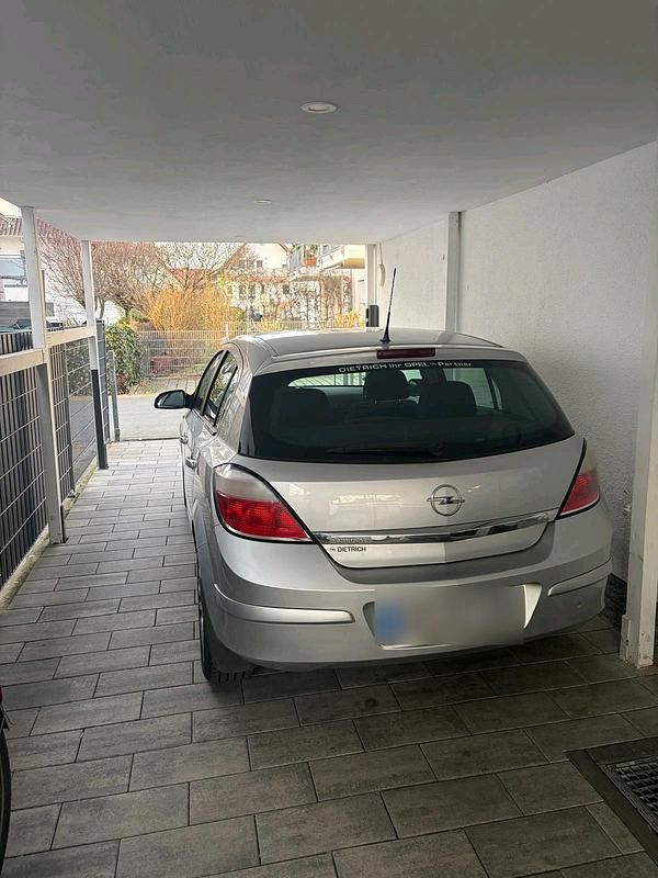 Gebraucht Opel Astra 160 PS (117 kW) 2008 Silber Kleinwagen
