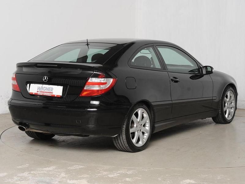 Gebraucht Mercedes C200 163 PS (119 kW) 2005 Schwarz Coupé