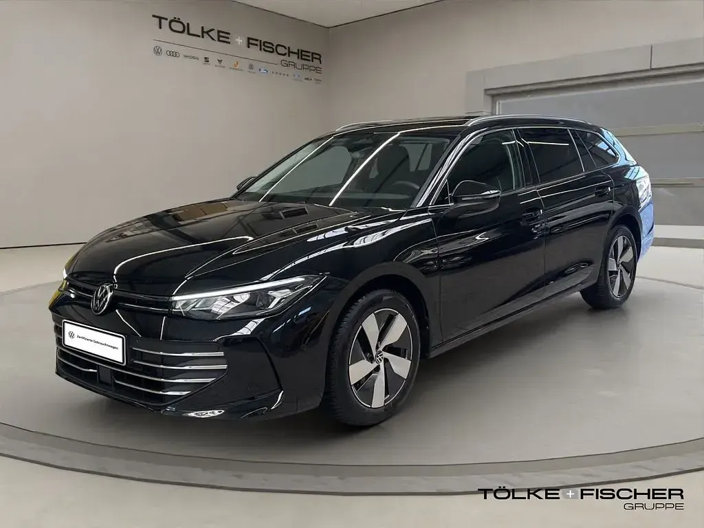 Gebraucht VW Passat Business 150 PS (110 kW) 2025 Schwarz Kombi
