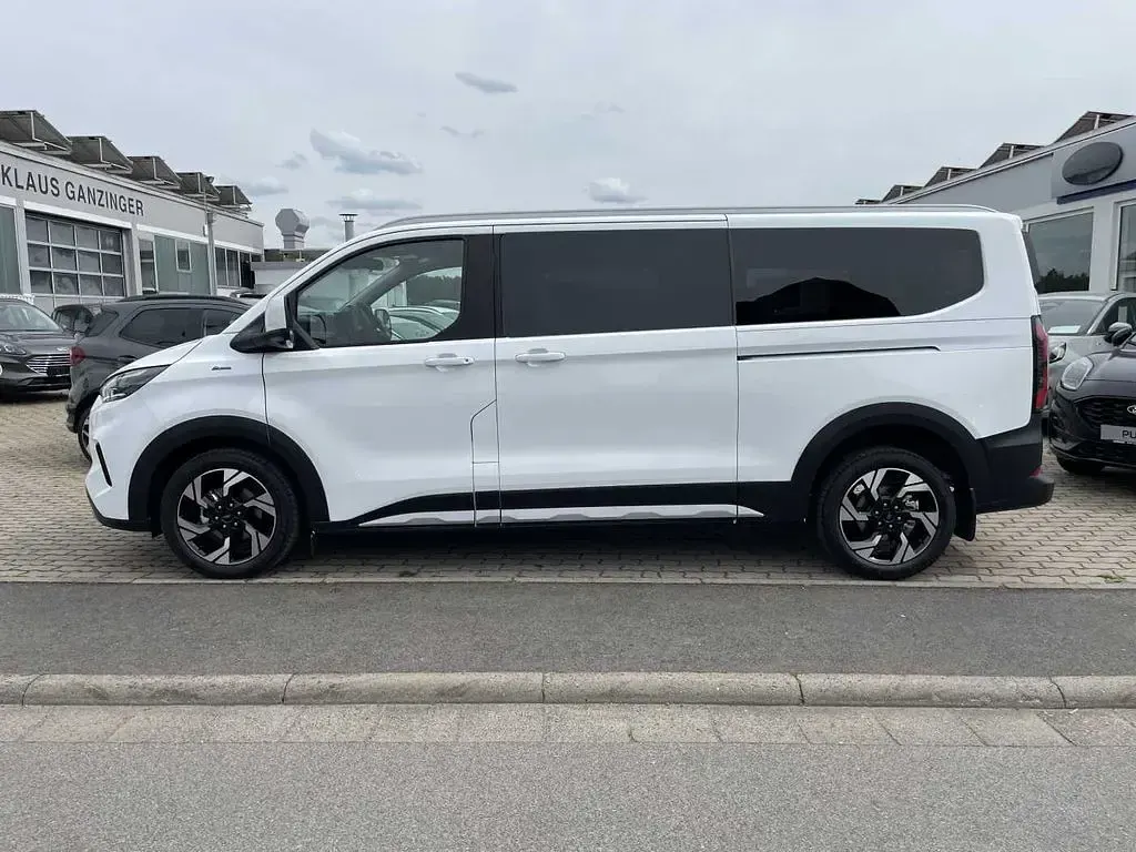 Neu Ford Tourneo Active 170 PS (125 kW) 2026 Frost weiß Van / Kleinbus