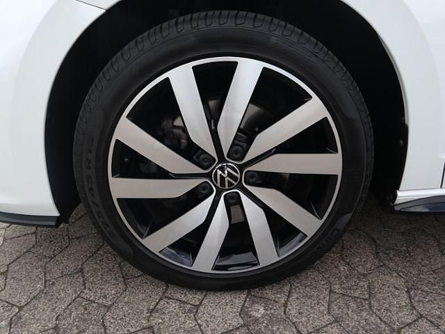 Gebraucht VW Touran Highline 150 PS (110 kW) 2024 Oryxweiß perlmutteffekt Van / Kleinbus