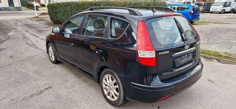 Gebraucht Hyundai i30 Edition 90 PS (66 kW) 2012 Schwarz Kombi