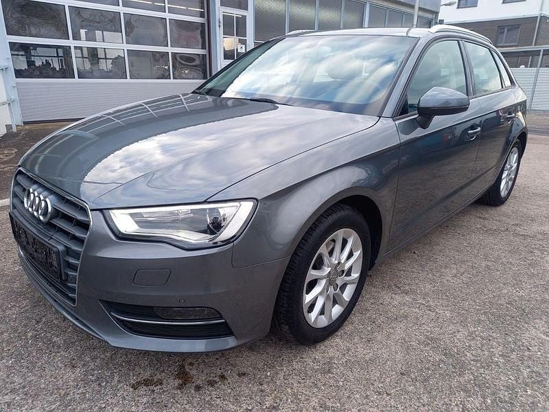 Gebraucht Audi A3 Ambiente 122 PS (89 kW) 2013 Grau Limousine