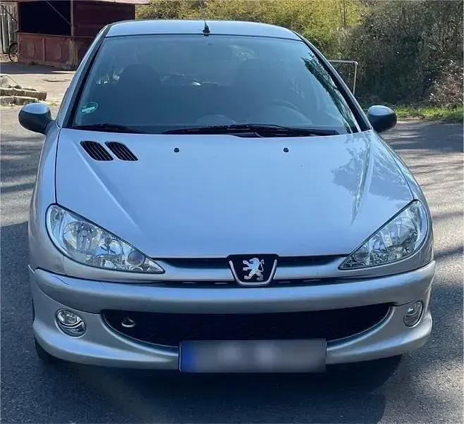 Gebraucht Peugeot 206 74 PS (54 kW) 2005 Grau Kleinwagen