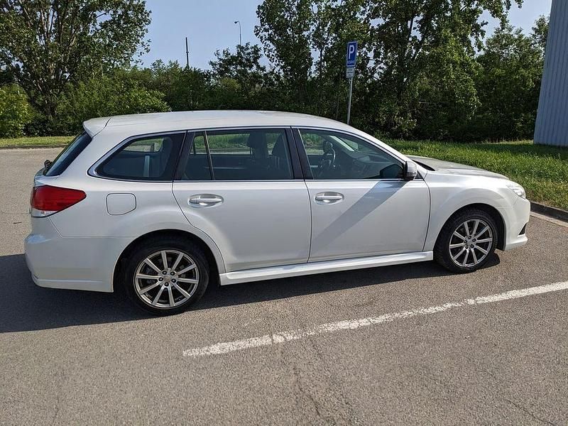 Gebraucht Subaru Legacy 167 PS (122 kW) 2012 Weiß Kombi