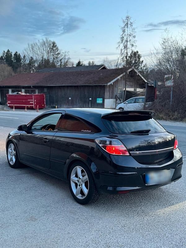 Gebraucht Opel Astra GTC 105 PS (77 kW) 2005 Schwarz Kleinwagen