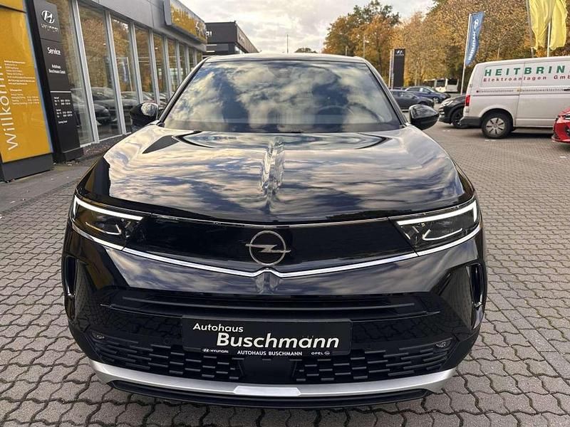 Gebraucht Opel Mokka-e Ultimate 100 kW (136 PS) 2022 Karbon schwarz metallic SUV