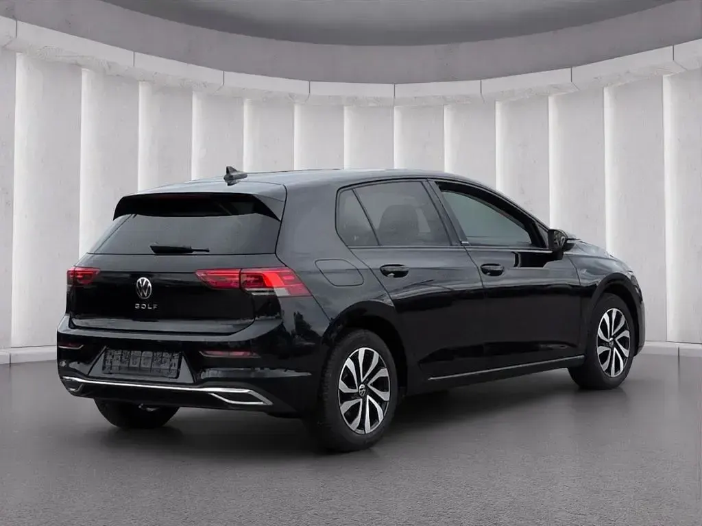 Brugt VW Golf VIII Active 150 HK (110 kW) 2023 Sort Sedan