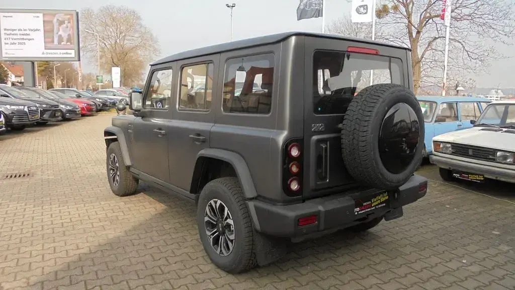 Gebraucht BAW 212 166 PS (122 kW) 2026 Grau SUV