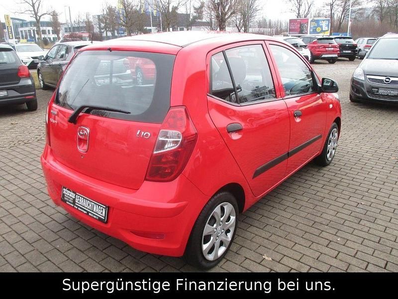 Gebraucht Hyundai i10 Edition 69 PS (50 kW) 2012 Rot Kleinwagen