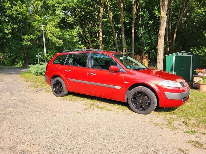 Rot Gebraucht 2005 Renault Mégane GrandTour Kombi | 1.900 € (Fairer Preis) - Bild 1/4