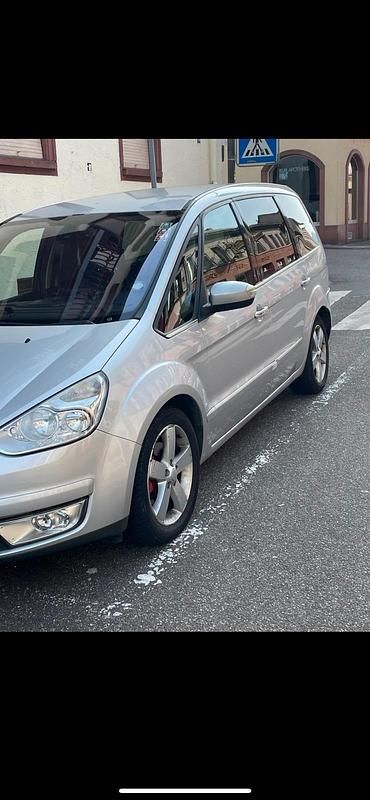 Gebraucht Ford Galaxy 175 PS (128 kW) 2010 Silber Van / Kleinbus