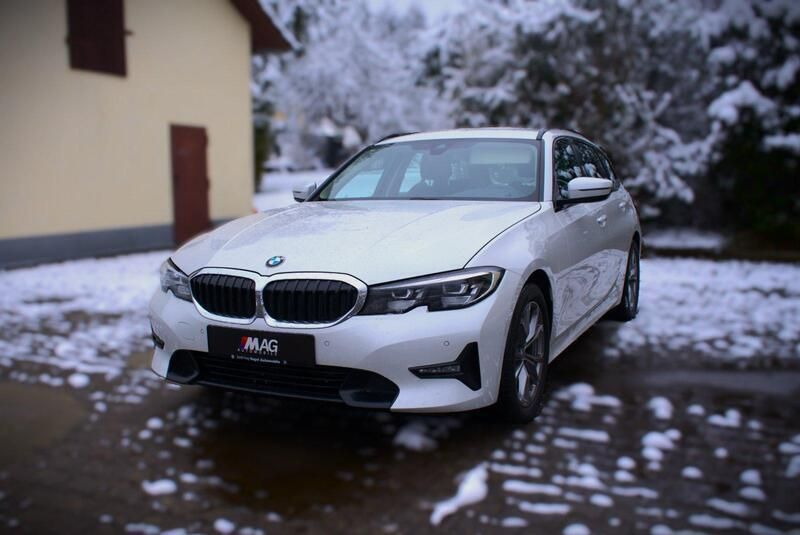 Weiß Gebraucht 2020 BMW 318 Sport Line Kombi | 17.500 € (Guter Preis) - Bild 1/4