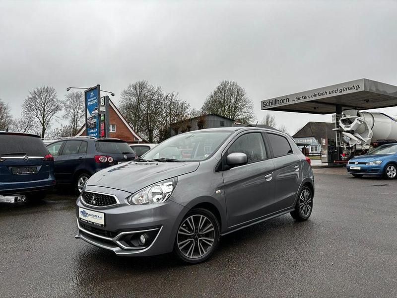 Grau Gebraucht 2017 Mitsubishi Space Star Diamant Edition Limousine | 8.499 € (Fairer Preis) - Bild 1/4