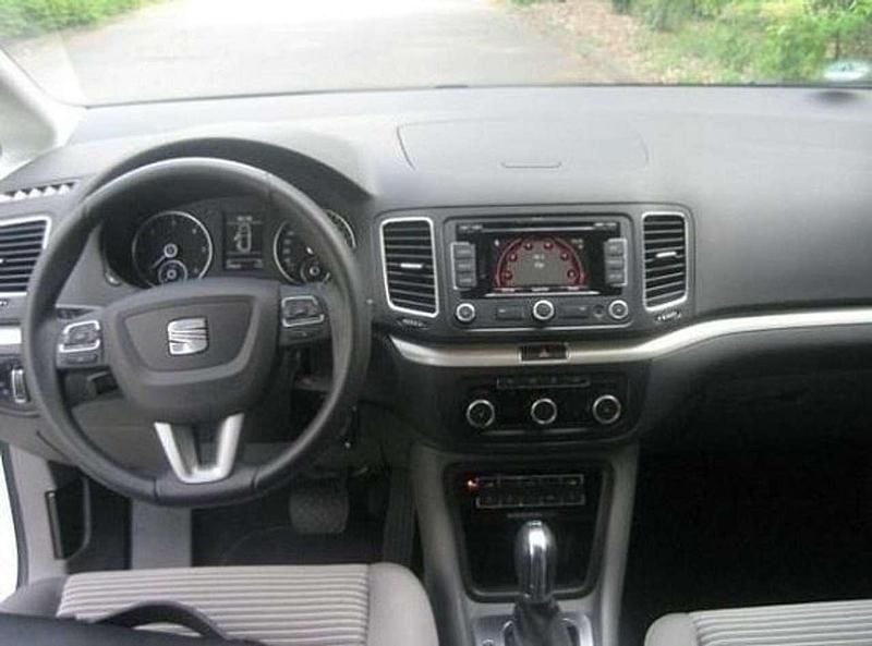 Weiß Gebraucht 2011 Seat Alhambra Ecomotive Van / Kleinbus | 6.990 € (Superpreis) - Bild 1/4