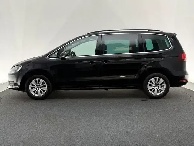 Gebraucht VW Sharan Comfortline 150 PS (110 kW) 2019 Schwarz Van / Kleinbus