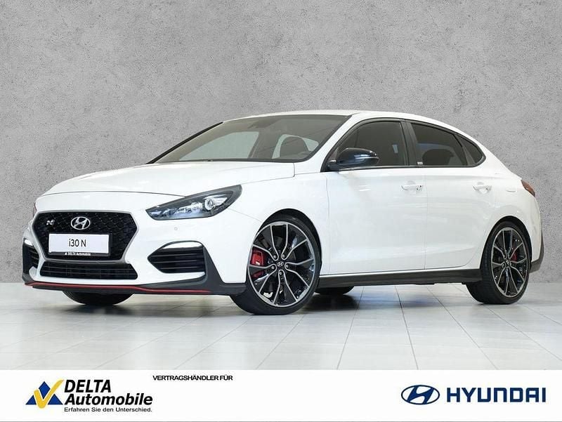 Polar white / sol Gebraucht 2019 Hyundai i30 Limousine | 20.890 € (Guter Preis) - Bild 1/4
