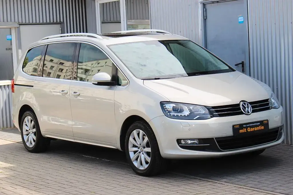 Gebraucht VW Sharan Highline 140 PS (102 kW) 2011 Gold Van / Kleinbus