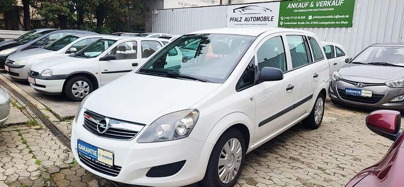 Weiß Gebraucht 2009 Opel Zafira Selection Van / Kleinbus | 4.990 € (Etwas zu teuer) - Bild 1/4