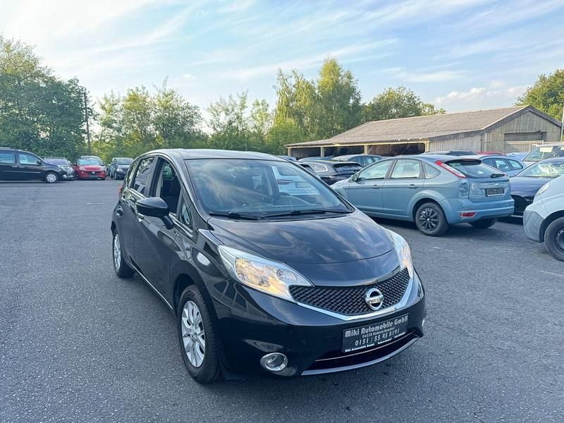 Schwarz Gebraucht 2017 Nissan Note Acenta Van / Kleinbus | 6.399 € (Etwas zu teuer) - Bild 1/4