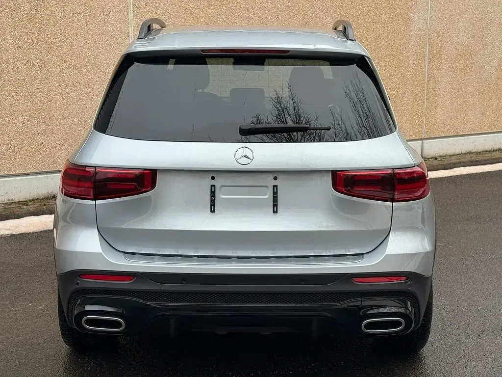 Gebraucht Mercedes GLB200 AMG 150 PS (110 kW) 2025 Silber SUV