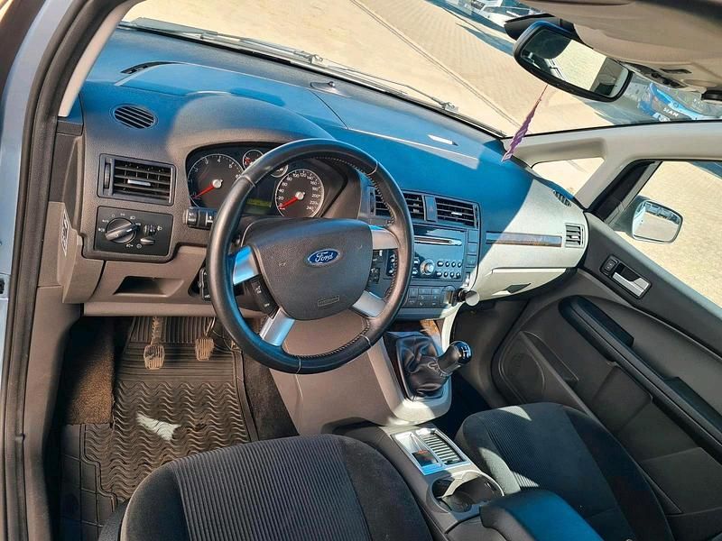 Usata Ford Focus 120 CV (88 kW) 2004 Blu Utilitaria