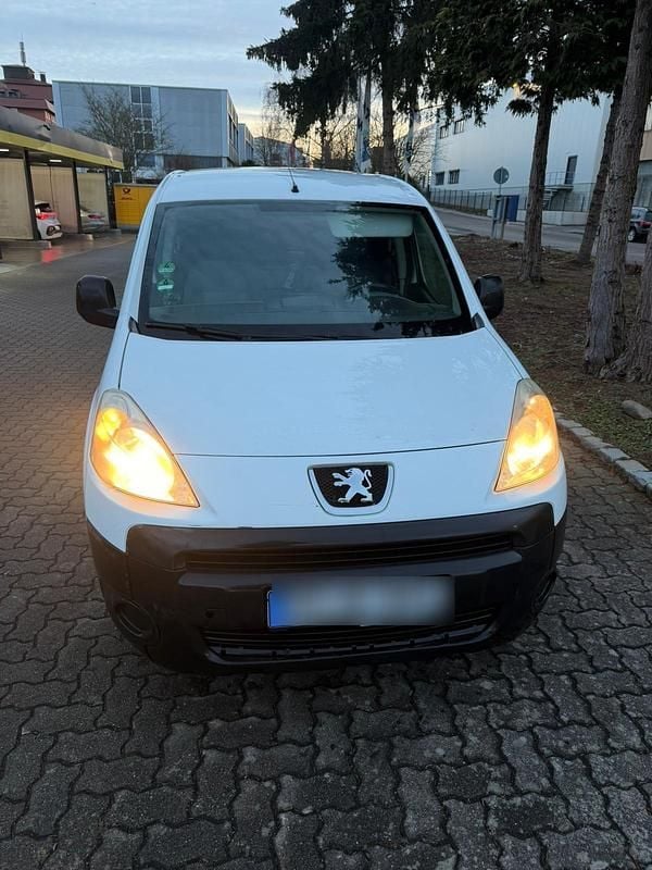 Weiß Gebraucht 2011 Peugeot Partner Van / Kleinbus | 1.750 € (Guter Preis) - Bild 1/4