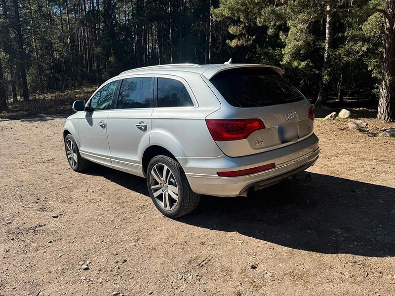 Second-hand Audi Q7 244 CP (179 kW) 2011 Argintiu SUV