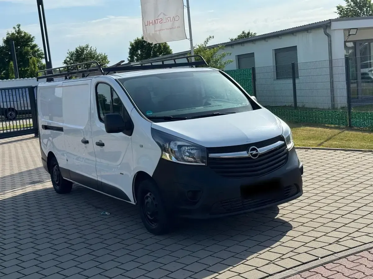 Gebraucht Opel Vivaro 116 PS (85 kW) 2016 Weiß Van / Kleinbus