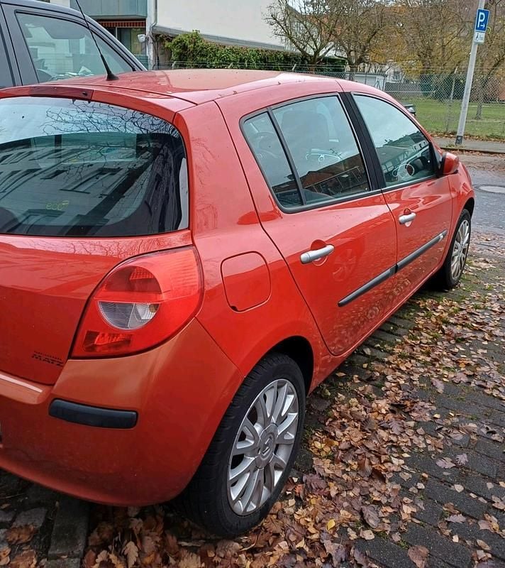 Gebraucht Renault Clio III 101 PS (74 kW) 2008 Rot Kleinwagen