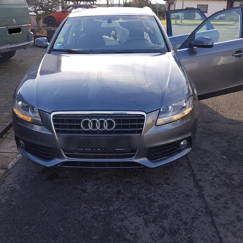 Gebraucht Audi A4 136 PS (100 kW) 2012 Grau Kombi