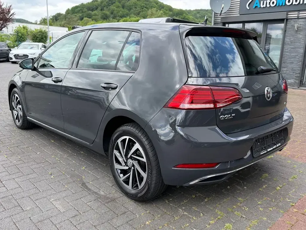 Używany VW Golf VII Join 110 KM (80 kW) 2018 Szary Sedan/Limuzyna