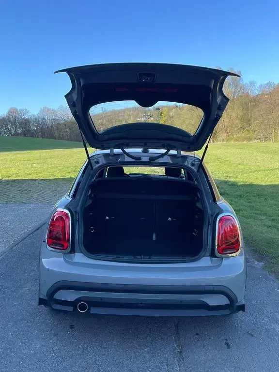 Używany Mini Cooper Essential 136 KM (100 kW) 2021 Szary Hatchback