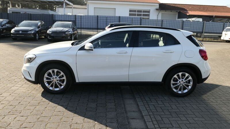 Gebraucht Mercedes GLA200 156 PS (114 kW) 2014 Weiß SUV