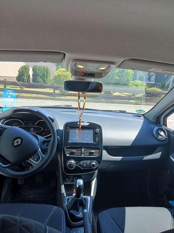 Gebraucht Renault Clio IV 90 PS (66 kW) 2017 Limousine