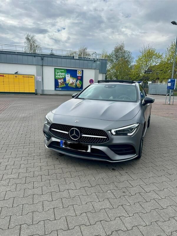 Grau Gebraucht 2019 Mercedes CLA250 AMG line Limousine | 31.000 € (Fairer Preis) - Bild 1/4