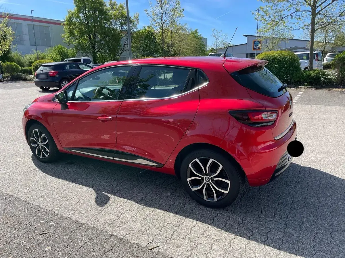 Gebraucht Renault Clio 90 PS (66 kW) 2018 Rot Kleinwagen