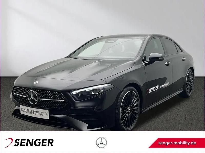 Weiß Gebraucht 2025 Mercedes A200 AMG Limousine | 37.770 € (Teuer) - Bild 1/1