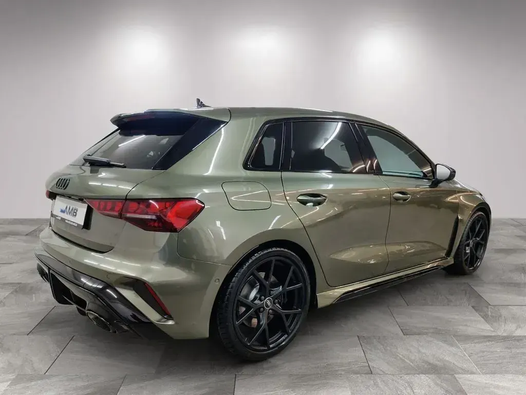 Gebraucht Audi RS3 Sport 400 PS (294 kW) 2026 Oakgrün pereffekt individualla Limousine