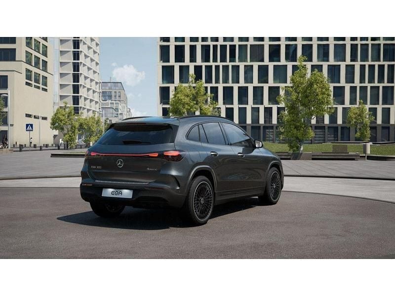 Gebraucht Mercedes EQA300 AMG 167 kW (228 PS) 2025 Grau / mountaingrau (metallic) SUV