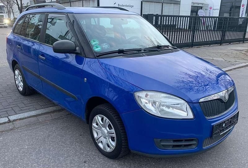 Modra dynamique/dynamic blau Gebraucht 2009 Skoda Fabia Cool Edition Kleinwagen | 2.350 € (Guter Preis) - Bild 1/4