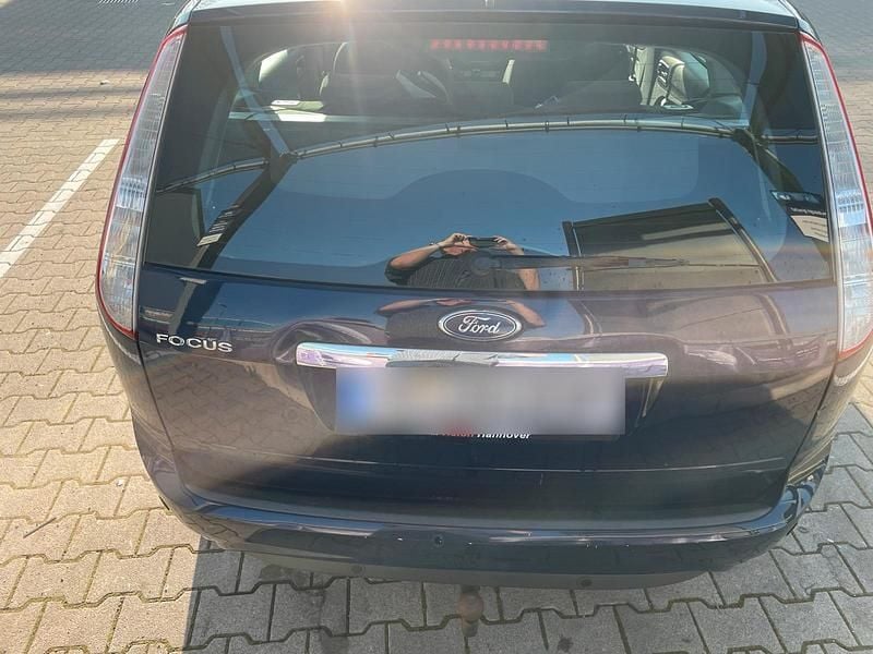Gebraucht Ford Focus Ghia 145 PS (106 kW) 2008 Blau Kombi