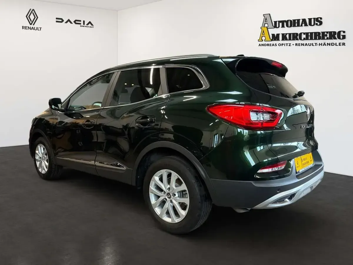 Gebraucht Renault Kadjar LIMITED 140 PS (102 kW) 2019 Ural green SUV