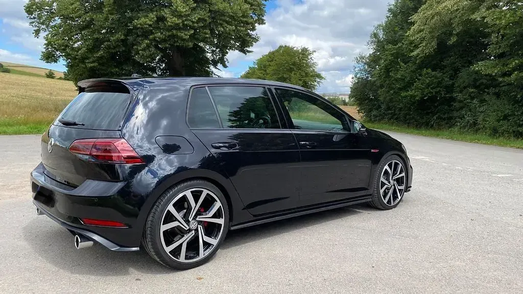Second-hand VW Golf VII GTI 230 CP (169 kW) 2017 Negru Berlinǎ
