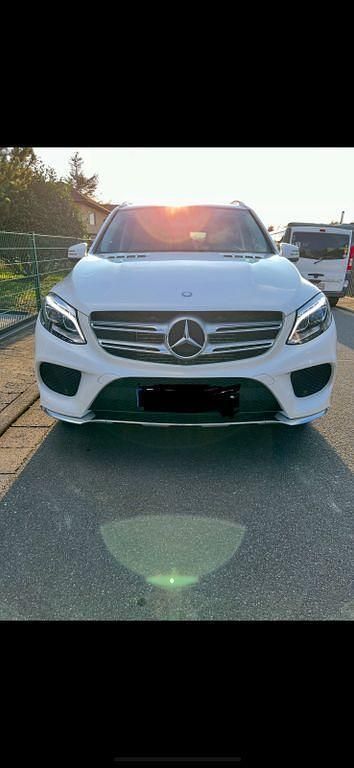 Weiß Gebraucht 2017 Mercedes GLE250 SUV | 29.500 € (Fairer Preis) - Bild 1/4